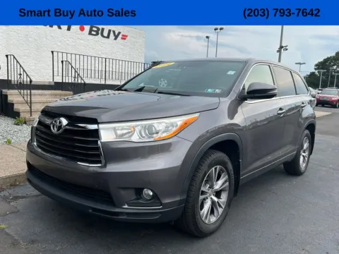 Gray 2014 Toyota Highlander LE Plus V6 for sale in Meriden, CT