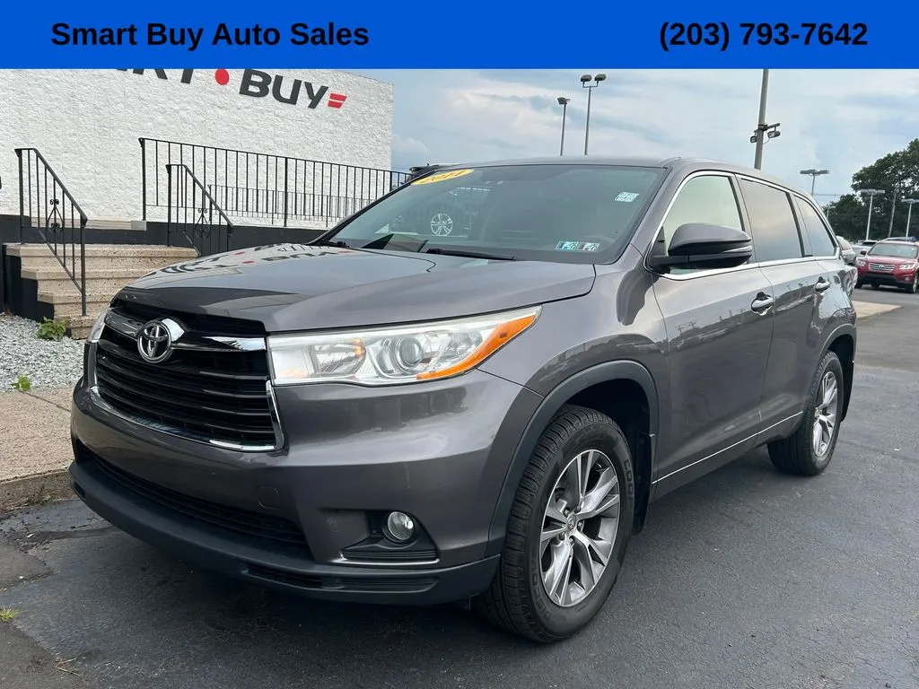 2014 Toyota Highlander LE Plus V6 for sale in Meriden, CT
