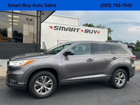 Photos of 2014 Toyota Highlander LE Plus V6 for sale in Meriden, CT at Smart Buy Auto Sales