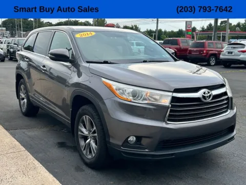 More photos of 2014 Toyota Highlander LE Plus V6 at Smart Buy Auto Sales, CT