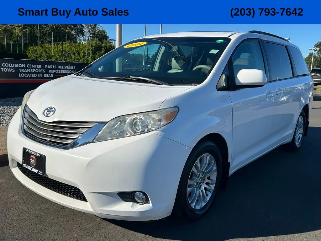 White 2014 Toyota Sienna XLE for sale in Meriden, CT