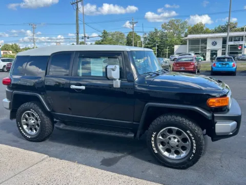 More photos of 2011 Toyota FJ Cruiser at Smart Buy Auto Sales, CT