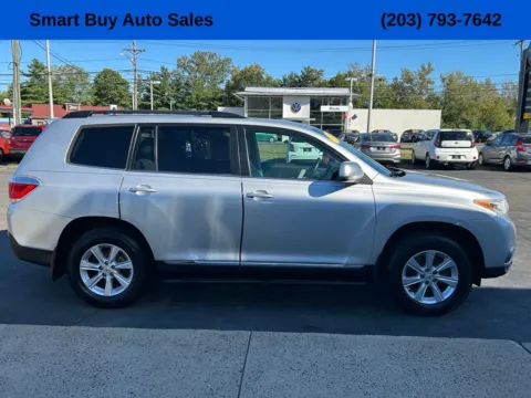 More photos of 2011 Toyota Highlander at Smart Buy Auto Sales, CT