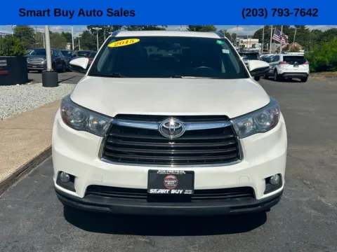 Another view of 2015 Toyota Highlander XLE V6 for sale in Meriden, CT at Smart Buy Auto Sales