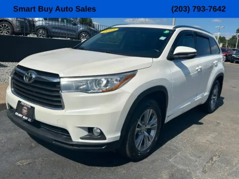 White 2015 Toyota Highlander XLE V6 for sale in Meriden, CT