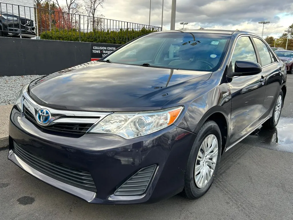 2013 Toyota Camry LE Hybrid