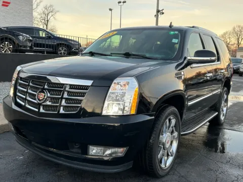 Black 2014 Cadillac Escalade Luxury for sale in Meriden, CT