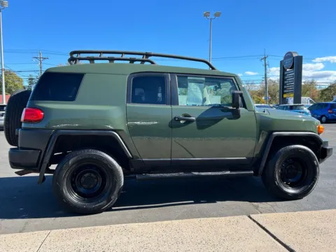 More photos of 2011 Toyota FJ Cruiser at Smart Buy Auto Sales, CT