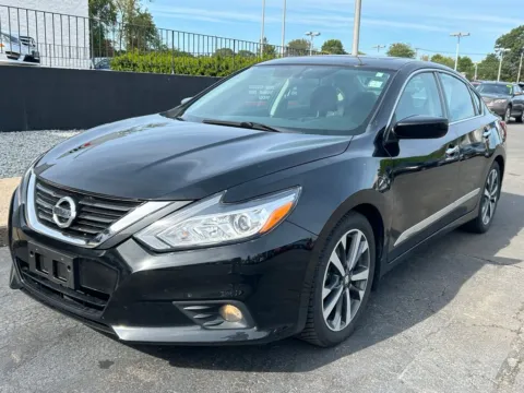 Black 2016 Nissan Altima 2.5 SR for sale in Meriden, CT