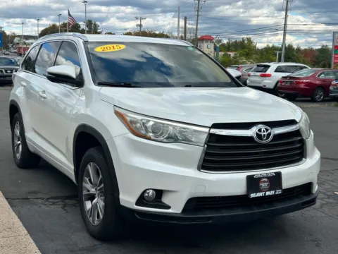More photos of 2015 Toyota Highlander XLE V6 at Smart Buy Auto Sales, CT