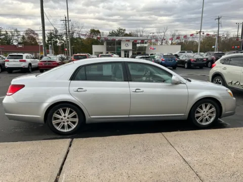 More photos of 2006 Toyota Avalon Limited at Smart Buy Auto Sales, CT