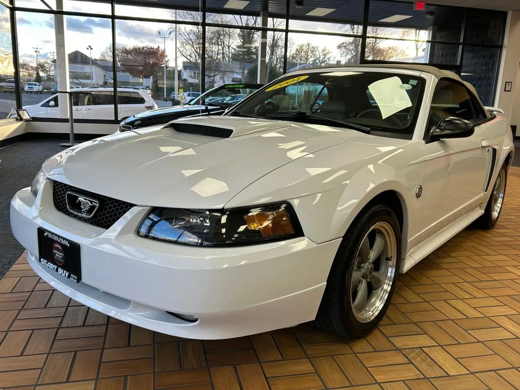 White 2004 Ford Mustang GT for sale in Meriden, CT