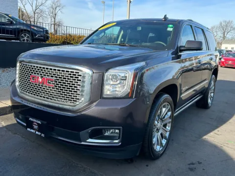 Gray 2015 GMC Yukon Denali for sale in Meriden, CT