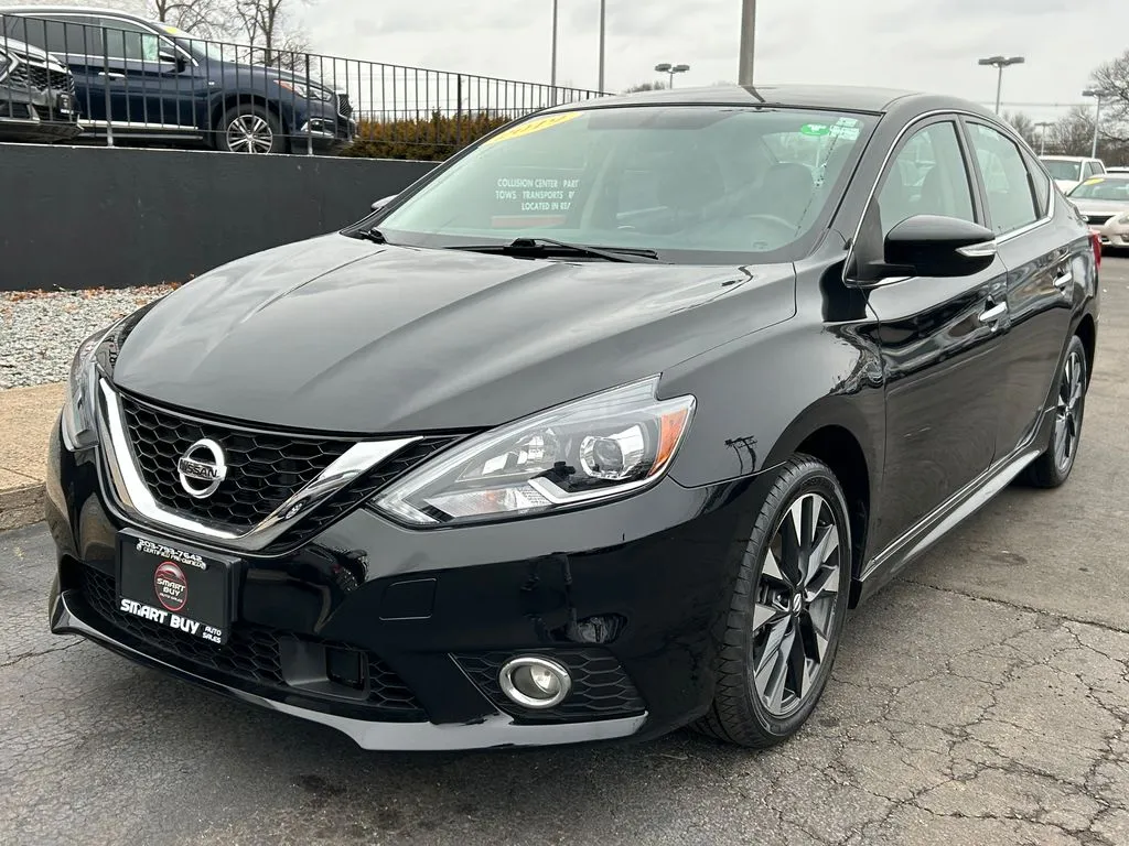2019 Nissan Sentra SR's photo