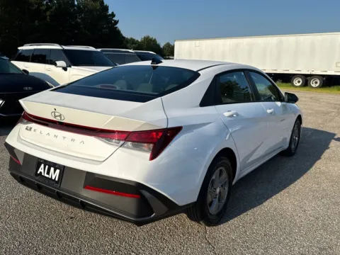More photos of 2025 Hyundai Elantra SE at ALM Hyundai Athens, GA