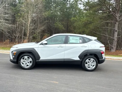 Photos of 2026 Hyundai Kona SE for sale in Athens, GA at ALM Hyundai Athens