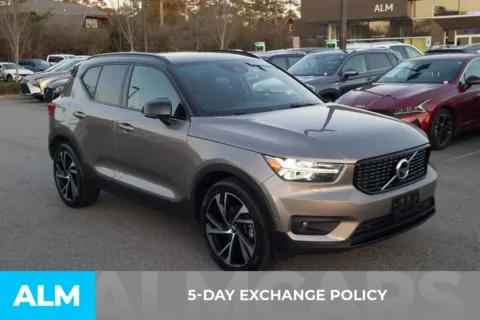 More photos of 2022 Volvo XC40 R-Design at ALM Hyundai Athens, GA