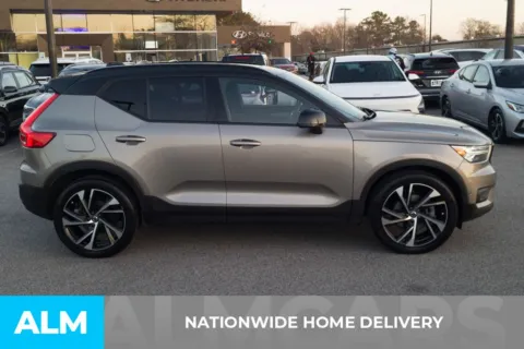 More photos of 2022 Volvo XC40 R-Design at ALM Hyundai Athens, GA