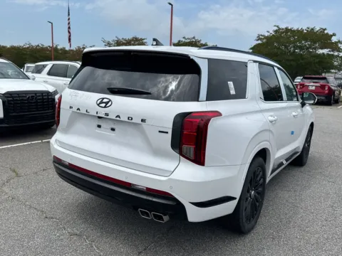 More photos of 2025 Hyundai Palisade Calligraphy Night Edition at ALM Hyundai Athens, GA