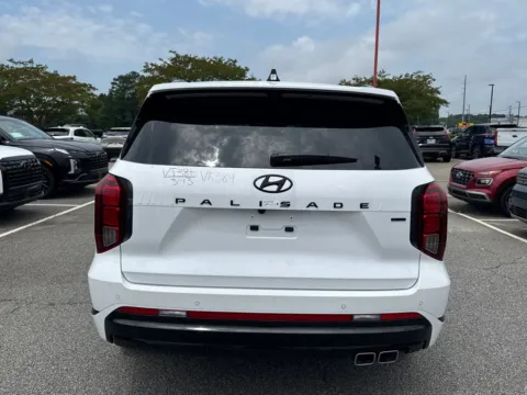 More photos of 2025 Hyundai Palisade Calligraphy Night Edition at ALM Hyundai Athens, GA