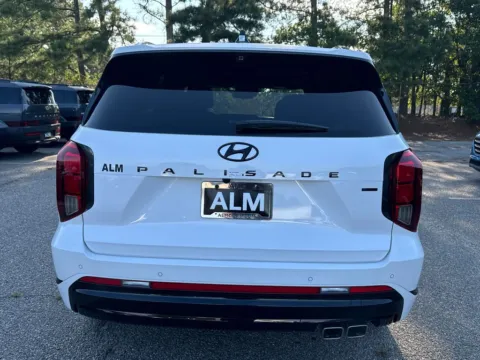 More photos of 2025 Hyundai Palisade Calligraphy Night Edition at ALM Hyundai Athens, GA