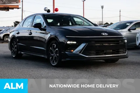 More photos of 2024 Hyundai Sonata SEL at ALM Hyundai Athens, GA