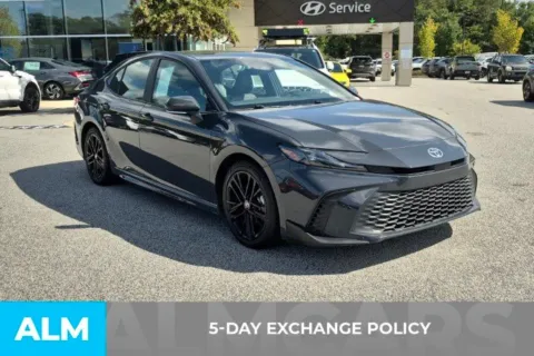 More photos of 2025 Toyota Camry SE at ALM Hyundai Athens, GA