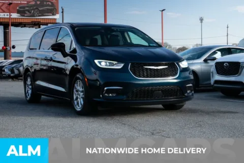 More photos of 2023 Chrysler Pacifica Touring L at ALM Hyundai Athens, GA