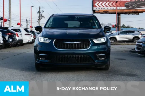 More photos of 2023 Chrysler Pacifica Touring L at ALM Hyundai Athens, GA