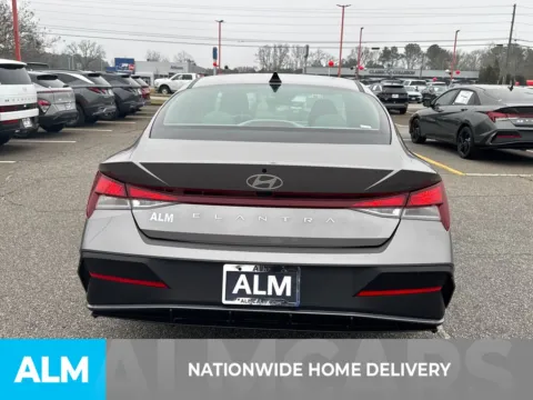 More photos of 2024 Hyundai Elantra SEL at ALM Hyundai Athens, GA