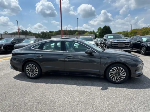 Another view of 2025 Hyundai Sonata Hybrid Limited for sale in Athens, GA at ALM Hyundai Athens