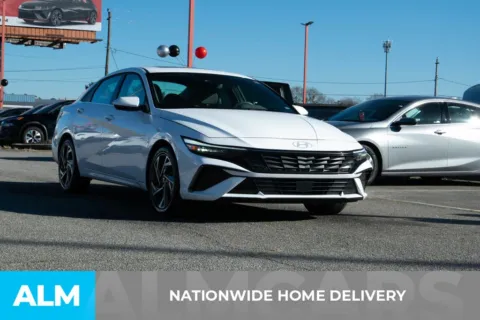 More photos of 2025 Hyundai Elantra SEL Convenience at ALM Hyundai Athens, GA