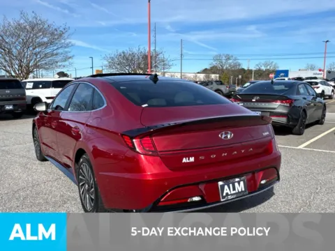 More photos of 2023 Hyundai Sonata Hybrid Limited at ALM Hyundai Athens, GA