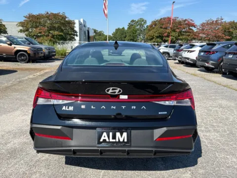 More photos of 2025 Hyundai Elantra Hybrid SEL Sport at ALM Hyundai Athens, GA