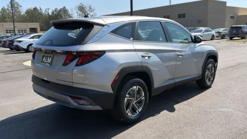 More photos of 2026 Hyundai Tucson Hybrid Blue SE at ALM Hyundai Athens, GA