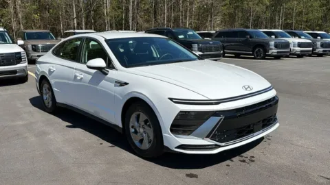 Another view of 2026 Hyundai Sonata SE for sale in Athens, GA at ALM Hyundai Athens
