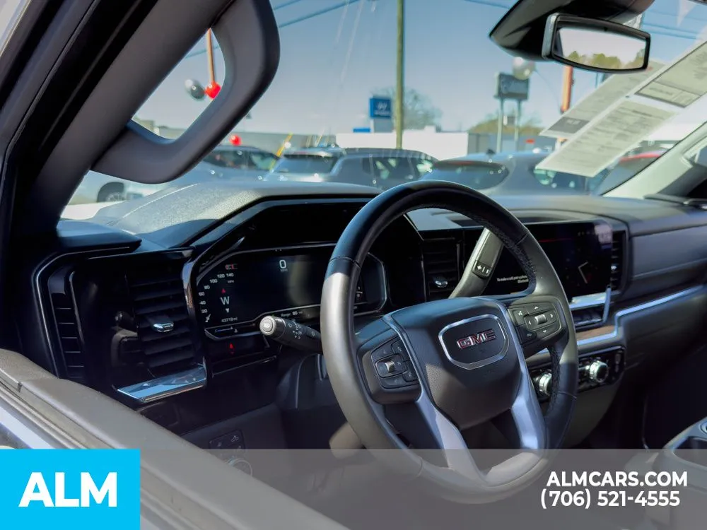 2025 GMC Sierra 1500 SLT - Photo 14