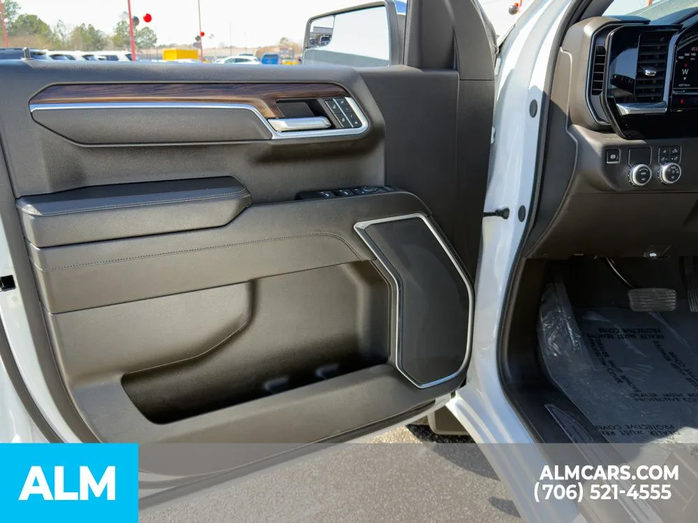 2025 GMC Sierra 1500 SLT - Photo 15