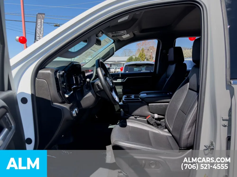 2025 GMC Sierra 1500 SLT - Photo 17