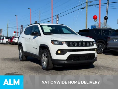 More photos of 2024 Jeep Compass Latitude at ALM Hyundai Athens, GA