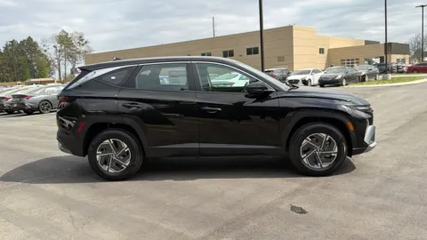 More photos of 2026 Hyundai Tucson Hybrid Blue SE at ALM Hyundai Athens, GA