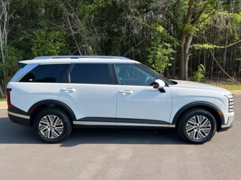 More photos of 2026 Hyundai Palisade Hybrid Blue SEL at ALM Hyundai Athens, GA