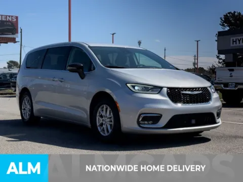 More photos of 2024 Chrysler Pacifica Touring L at ALM Hyundai Athens, GA