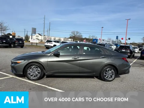 Another view of 2024 Hyundai Elantra SEL for sale in Athens, GA at ALM Hyundai Athens