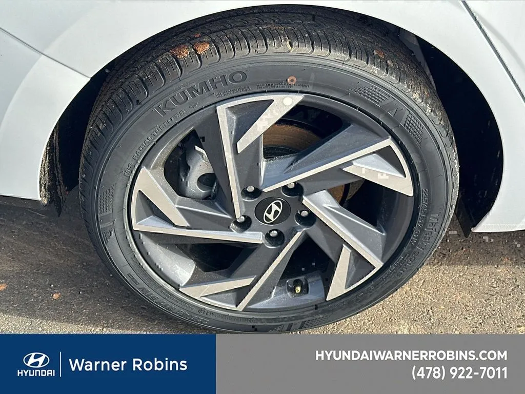 2025 Hyundai Elantra SEL - Photo 16