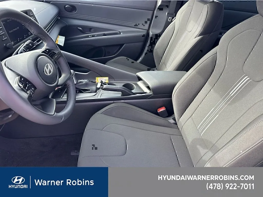 2025 Hyundai Elantra SEL - Photo 8