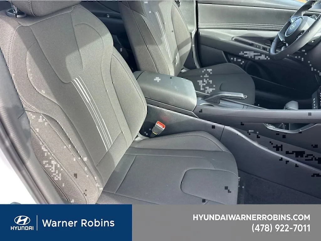 2025 Hyundai Elantra SEL - Photo 12