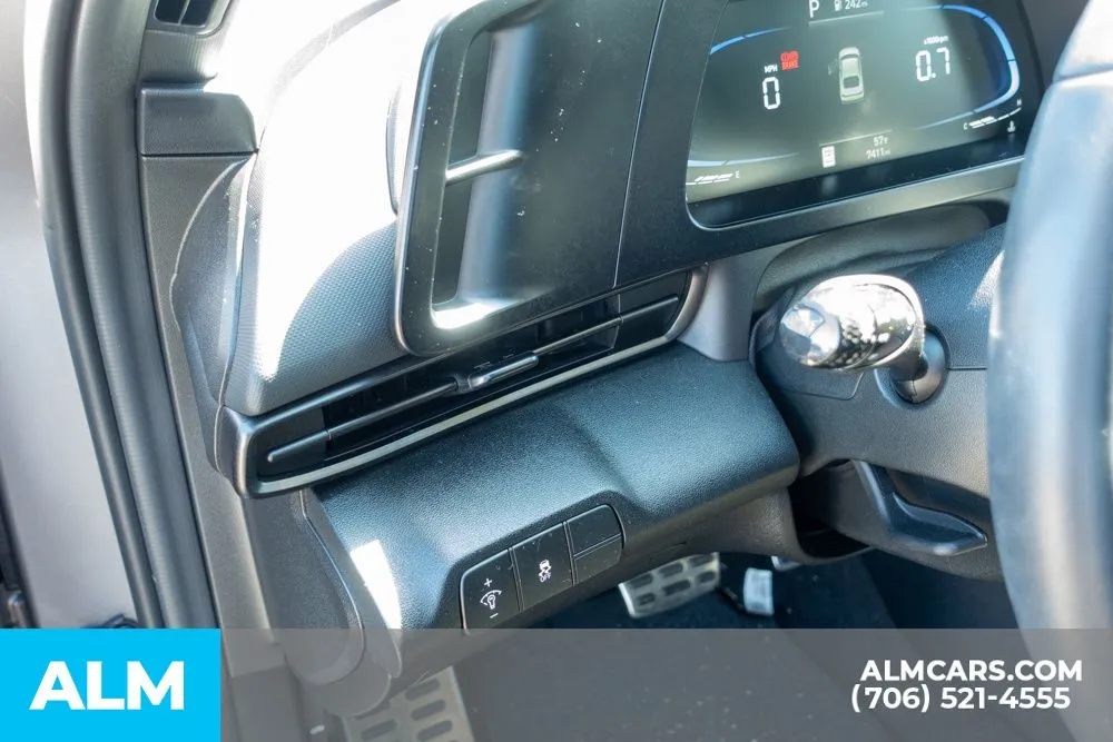 2025 Hyundai Elantra SEL - Photo 23