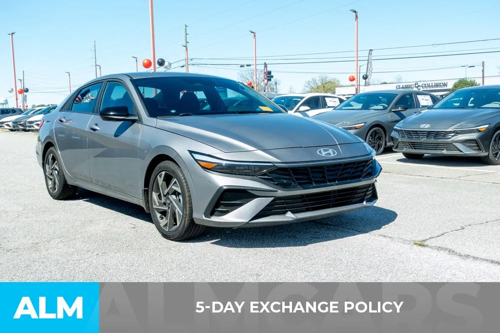 2025 Hyundai Elantra SEL - Photo 3
