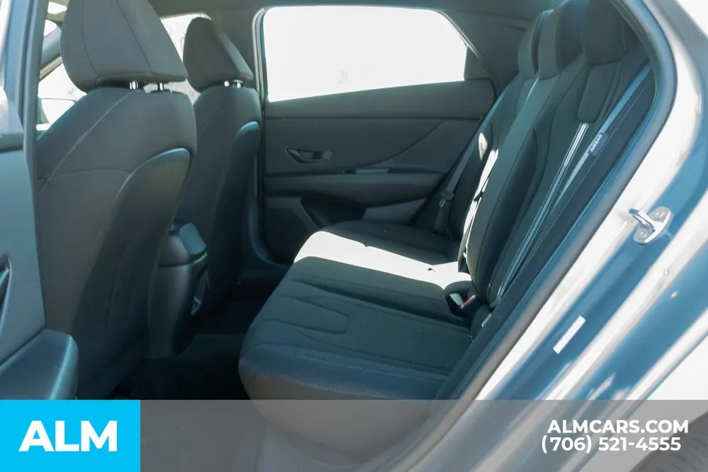 2025 Hyundai Elantra SEL - Photo 18